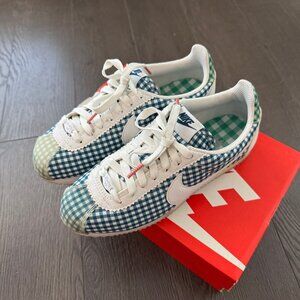 Nike Classic Gingham Cortez Sneakers Size 7 Women’s Preowned Runs Small
